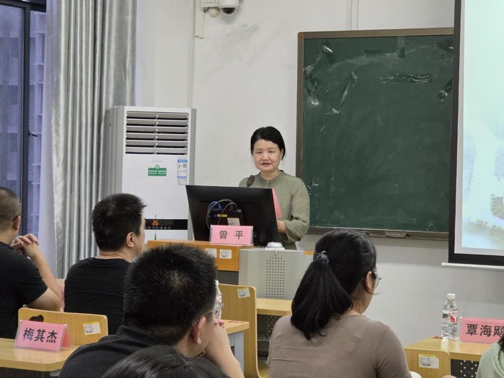 骨伤学院副院长曾平致辞