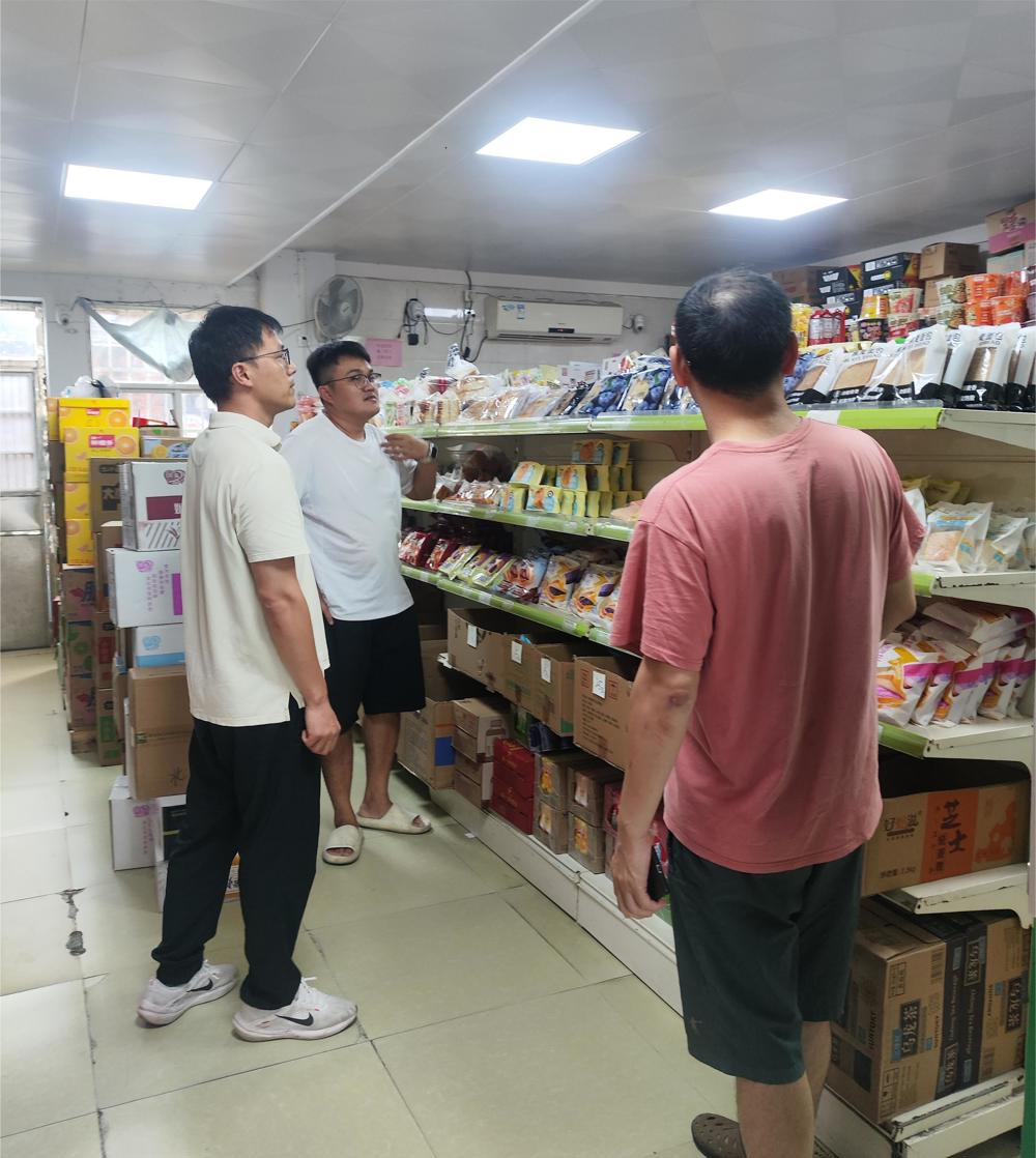 检查北湖校区超市物质储备情况