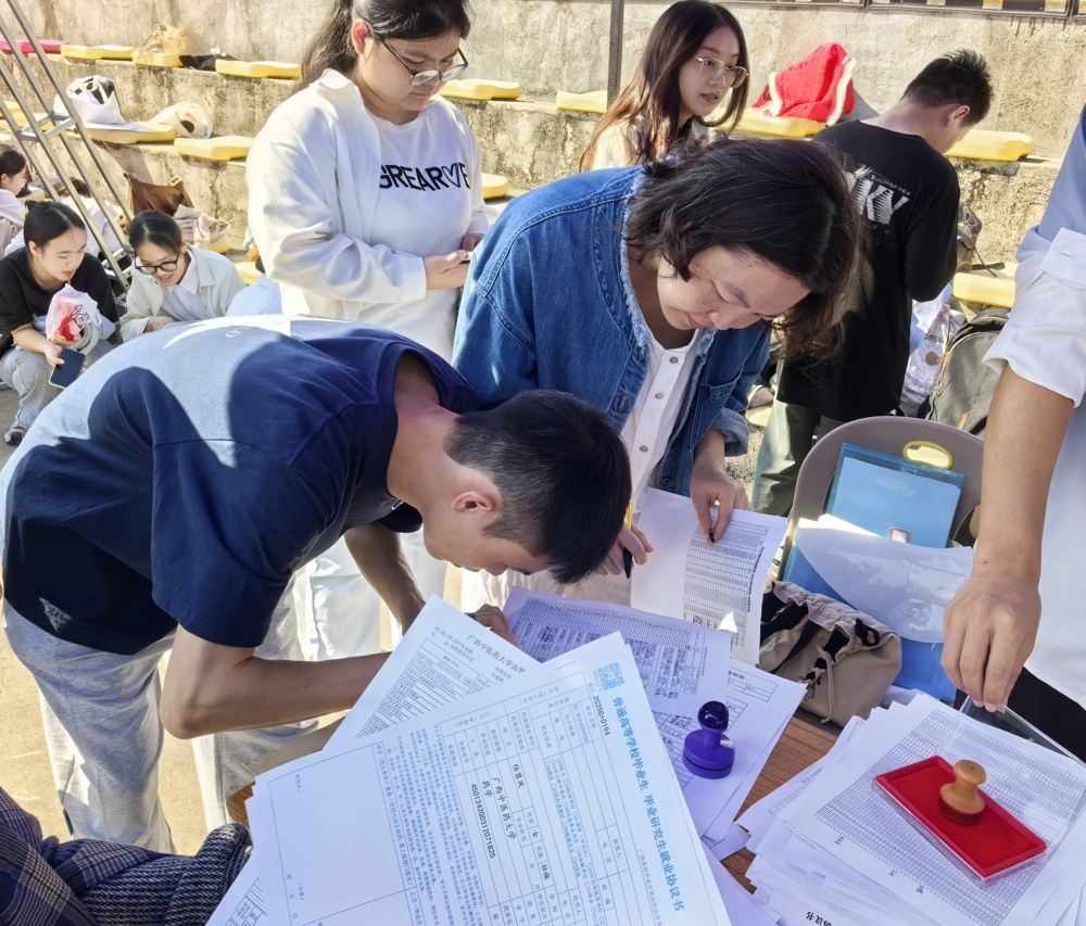 班主任指导学生面试2_副本