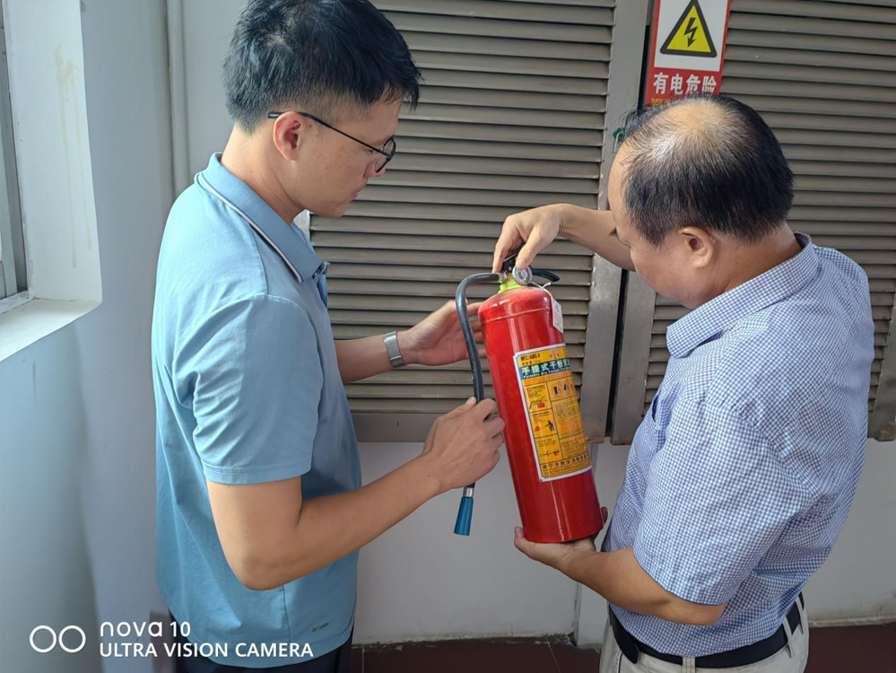 检查北湖校区灭火器