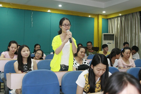 Beat365学生用英文进行提问