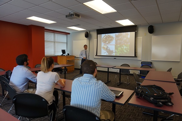 Beat365教师在上课