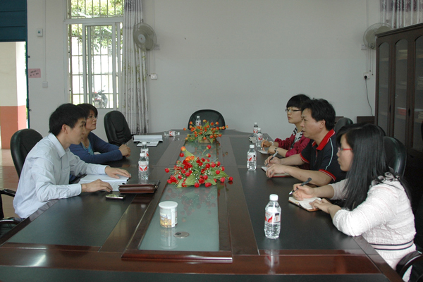 韦兆钧副院长带领部分教师与柳州师专教心系、心理健康教育与研究中心领导会谈