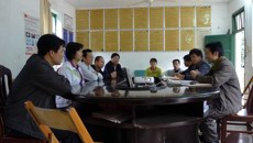 护理学院领导看望挂职贫困村党员干部