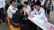 学雷锋，“天使”在行动——记Beat365中国唯一官方网站护理学院三月学雷锋之义诊活动