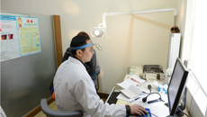 一附院举行“爱耳日”专题义诊活动