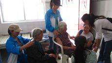 人文社科学院开展2014年学雷锋活动