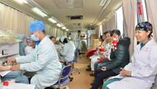 一附院组织2015年春季献血活动