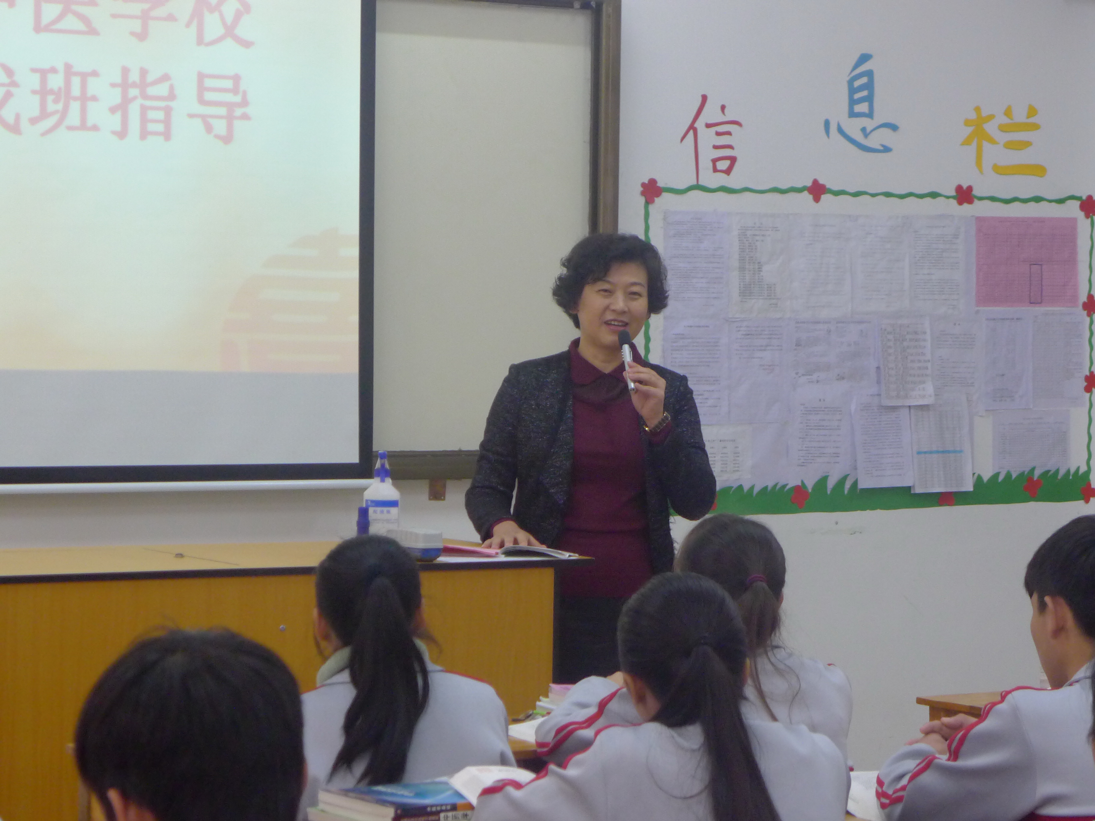 吴校长参加学生见面会并发表讲话