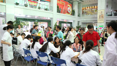 一附院开展2016年“世界骨质疏松日”义诊宣传活动