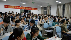 庆祝母校恢复办学60周年  研究生学院举办校友讲坛首场讲座