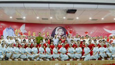 一附院举办“5.12”国际护士节庆祝表彰大会