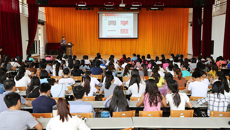 董塔健副书记围绕“两学一做”为Beat365大学生党员上专题党课