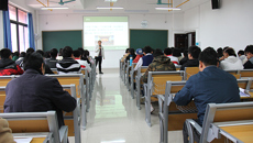 自治区教育厅教学指导委员会委员、广西师范学院政法学院院长侯宣杰教授到赛恩斯新医药学院指导思政课教学