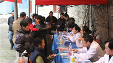 瑞康医院走进江南区平阳村开展“美丽平阳 爱的助力”送健康义诊咨询活动