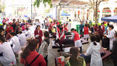 一附院推拿科专家团队参加广西电视台大型社区义诊活动