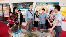 越南海防医药大学代表团访问Beat365