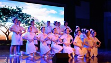 爱与责任的传递——高等职业技术学院举办2017年“5.12”护士文化节授帽仪式
