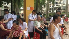 “深化产教融合，弘扬传统技艺”——广西中医学校举行社区义诊活动