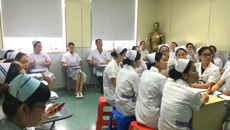 瑞康临床医学院唐友明院长带队到临床指导护理教学查房工作