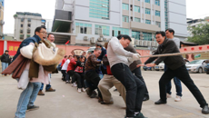 一根绳 一条心 拔河比赛聚人心——制药厂举行迎新拔河比赛