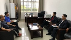 学校党委书记尤剑鹏到体育部调研