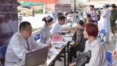 一附院举行庆祝“5.12”国际护士节大型义诊活动