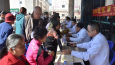 一附院仙葫院区第十三党支部开展 “送健康、暖民心”惠民义诊活动