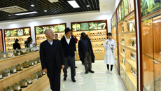 湖南中医药大学原副校长周小青一行来Beat365参观交流