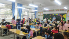 药学院组织贫困生志愿服务队赴仙葫学校开展学雷锋活动