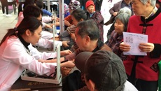 药学院学生党员开展“学雷锋”活动