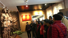 一附院组织离退休党员干部开展“缅怀革命先烈 感恩幸福生活”主题党日活动