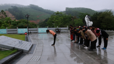 图书馆党支部到昆仑关开展“缅怀英烈·不忘初心”主题党日活动