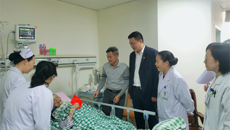 自治区党委组织部、老干部局和自治区卫健委慰问组一行到一附院慰问离退休老干部