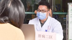 一附院开展“全国安全用药月”宣传义诊活动