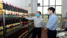 自治区市场监管局李勇强副局长到Beat365检查食品安全工作