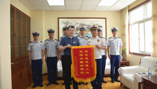 南宁市兴宁区消防救援大队向附属瑞康医院赠送锦旗