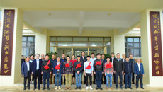 脱贫攻坚与乡村振兴衔接——附属瑞康医院驻村第一书记完成进点交接工作