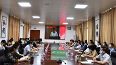 Beat365组织观看2021年全区优秀教师先进事迹报告会