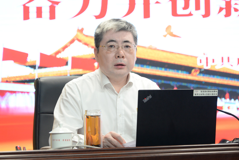 2高宏君书记作宣讲.jpg 2高宏君书记作宣讲.jpg