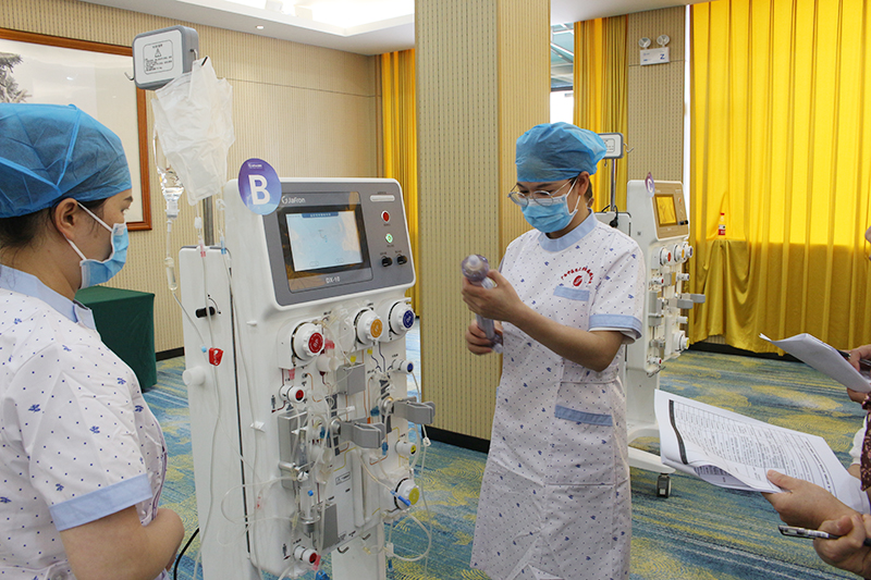 3我院代表队在比赛中.jpg 3我院代表队在比赛中.jpg