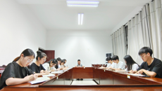 药学院药学学生第一党支部开展“共产党员的责任与担当”讨论活动