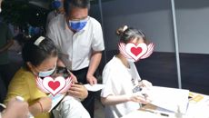 岳桂华带队突击检查常态化疫情防控工作