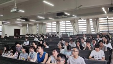 公管学院召开毕业生离校教育大会