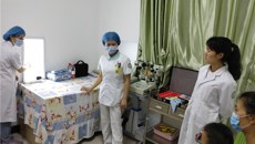 一附院眼科专家赴柳江妇幼保健院开展“爱眼日”义诊活动