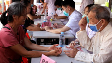 全国名中医黄鼎坚｜银针轻舞写春秋 矢志岐黄泽苍生