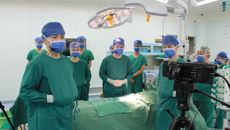 1.5万人在线“围观”杨体泉做手术