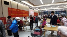 一附院医护专家赴华润悦年华颐养社区开展义诊活动