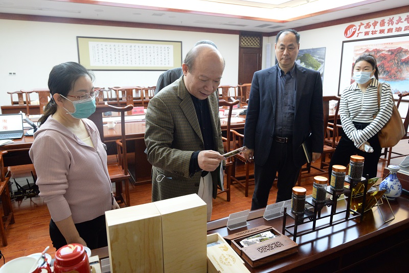 DSC_4889.JPG DSC_4889.JPG