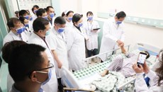 中国科学院仝小林院士莅临一附院开展教学查房及疑难病例指导